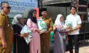 Bantu Tingkatkan PADes, BUMDes Desa Kasomalang Kulon Berbagi, Ratusan Warganya Terima Bantuan Beras