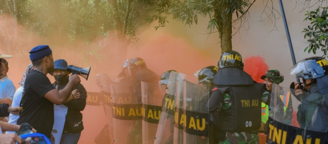 Latihan PHH dan Survival Dasar TNI AU Digelar di PT Dahana untuk Pengamanan Objek Vital Nasional