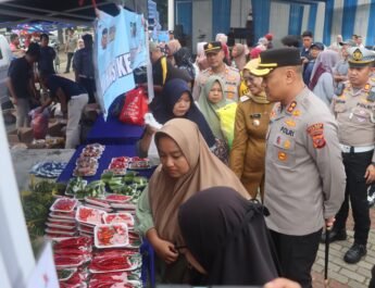 Kendalikan Inflasi, Gerakan Pangan Murah Polres Subang Diserbu Warga