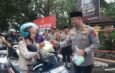 Jemput Berkah Ramadan, Kapolres Subang Tebar 500 Paket Takjil Kepada Pengendara