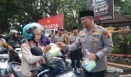 Jemput Berkah Ramadan, Kapolres Subang Tebar 500 Paket Takjil Kepada Pengendara
