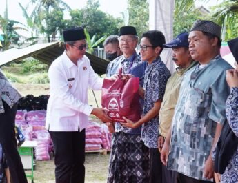 Di Tengan Ramadan Salurkan 5000 Peket Sembako, Wabup Subang Apresiasi  Ponpes Al-Qur’an Ma’rifatussalaam