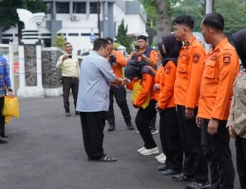 Buka Puasa Bersama BPBD-TAGANA, Kang Rey Serahkan Kadeudeuh