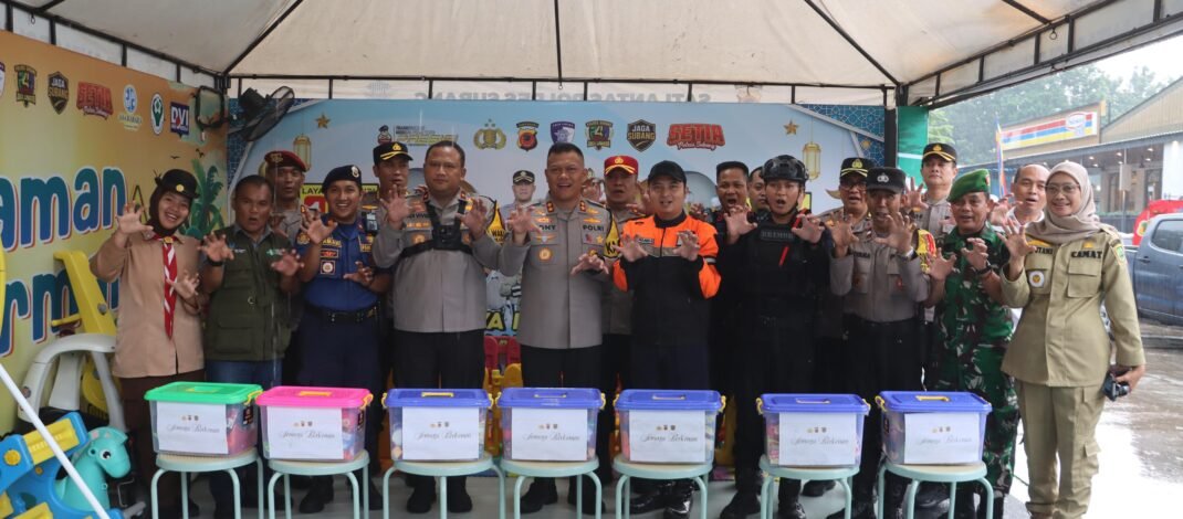 Wakapolda Jabar Tinjau Pos Pelayanan di Rest Area KM 102 Tol Cipali Subang