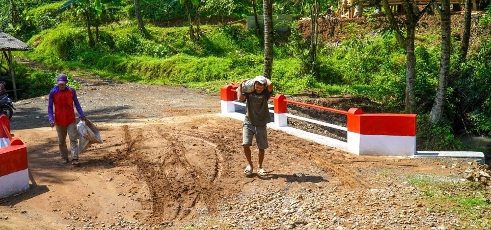 Akses Warga Rancamacan Kini Lancar, Jembatan Baru Dorong Distribusi Hasil Tani