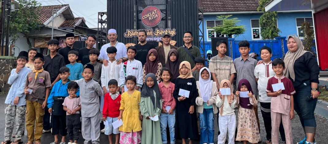 Hadirkan Senyum Anak – Anak Yatim di Bulan Suci Ramadan, Kopdes Desa Jalancagak Bagikan Santunan dan Paket Sembako