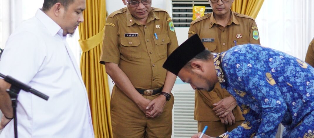 Lantik 46 PNS, Bupati Subang Reynaldy Minta PNS Jaga Integritas dan Berikan Layanan Terbaik Kepada Masyarakat