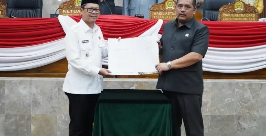 Wabup Subang Hadiri Rapat Paripurna DPRD Agenda Raperda Desa dan LKPJ Bupati Tahun 2025