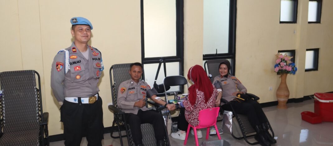 Sambut Hari Bhayangkara Ke-80, Personel Polres Subang Gelar Donor Darah
