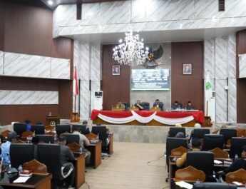 Hadiri Rapat Paripurna  Wakil Bupati Agus Masykur Sampaikan Jawaban Atas Pandangan Fraksi