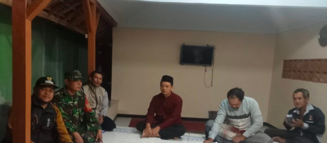 Keren, Lewat Program Perelek, Warga Desa Tambakmekar Bangun Pos Ronda Ukuran 4×12 Meter Dilengkapi Dapur dan Toilet