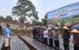 Tersebar di 17 Provinsi, Polri Raih Rekor MURI Tanam Bawang Putih Serentak di Lahan Terluas, di Jawa Barat, Wakapolda Bersama Wabup Agus Masykur Tanam Bawang di Pegunungan Ciater Subang