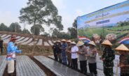 Tersebar di 17 Provinsi, Polri Raih Rekor MURI Tanam Bawang Putih Serentak di Lahan Terluas, di Jawa Barat, Wakapolda Bersama Wabup Agus Masykur Tanam Bawang di Pegunungan Ciater Subang