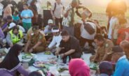 Syukuran Jalan Mulus, Warga Bobos Gelar Acara Syukuran Bareng Kang Rey, Papahare di Badan Jalan Beton Leucir