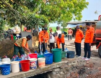 Kemarau Panjang Picu Krisis Air Bersih, Sebagian Warga Subang Bertahan dengan Bantuan Air