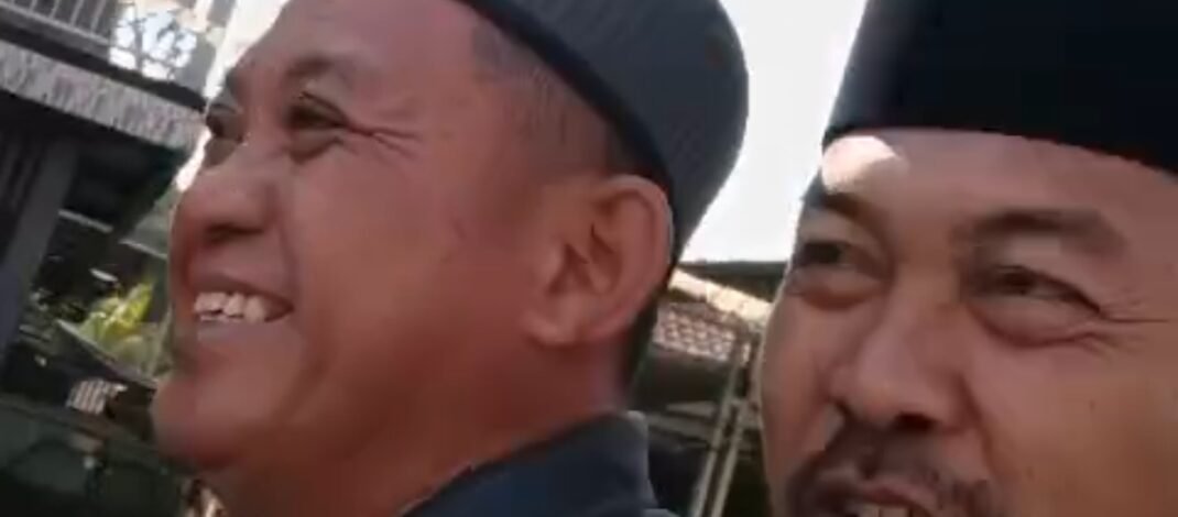 Naik Motor Bareng, Dua Bakal Calon Kepala Desa Kumpay Tunjukan Rivalitas Sejuk