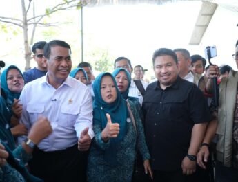 Di Sukamandi, Bupati Subang Kang Rey Dampingi Mentan Amran Tinjau Balai Pertanian