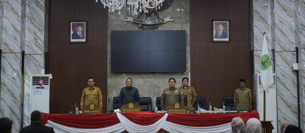 Hadiri Rapat Paripurna, Kang Akur Bahas RAPBD Subang 2027