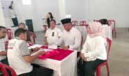 Didampingi Istri dan Ketua Pemenangan, H. Tatang Mantapkan Diri Daftar Pilkades Jalancagak : Ratusan Massa pun Iringi Langkah Pendaftranya