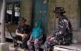 Rumah Bocor Saat Hujan, Emak Ruhimah dan Abah Casmita Curhat ke Sertu Koko, Harapanya Ingin Rumahnya Layak Huni