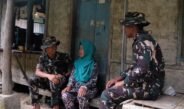 Rumah Bocor Saat Hujan, Emak Ruhimah dan Abah Casmita Curhat ke Sertu Koko, Harapanya Ingin Rumahnya Layak Huni