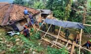 Ngabret”, Hari ke – 2 TMMD ke-130 Kodim 0605/Subang Mulai Rehab Rumah Tidak Layak Huni , Emak Ruhimah: Alhamdulillah, Rumah Emak sudah mulai diperbaiki