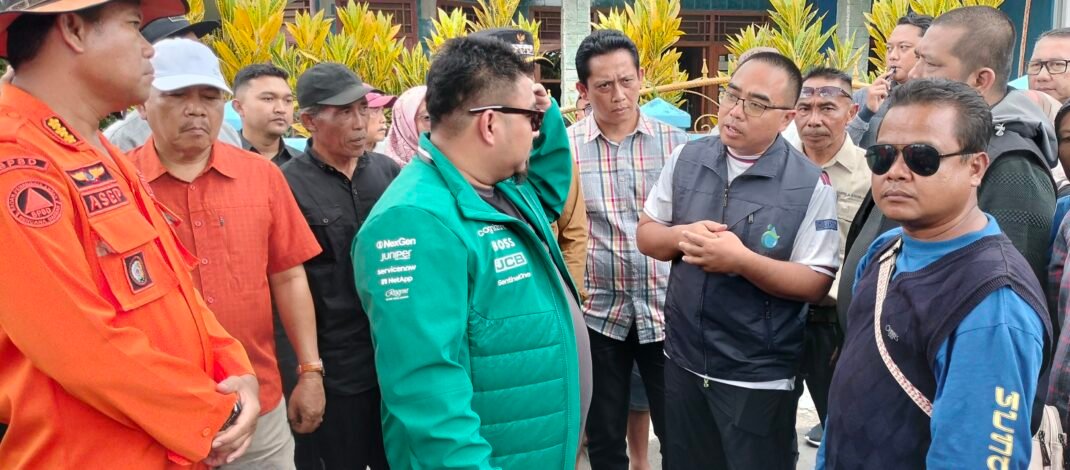 Respon Cepat Terdampak Kekeringan, Bupati Subang Kang Rey Turun Langsung Salurkan Air Bersih untuk Warga Sarireja dan Palasari