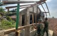 Gotong Royong Satgas TMMD dan Warga, Pembangunan Poskamling Cupunagara Berlanjut