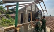 Gotong Royong Satgas TMMD dan Warga, Pembangunan Poskamling Cupunagara Berlanjut